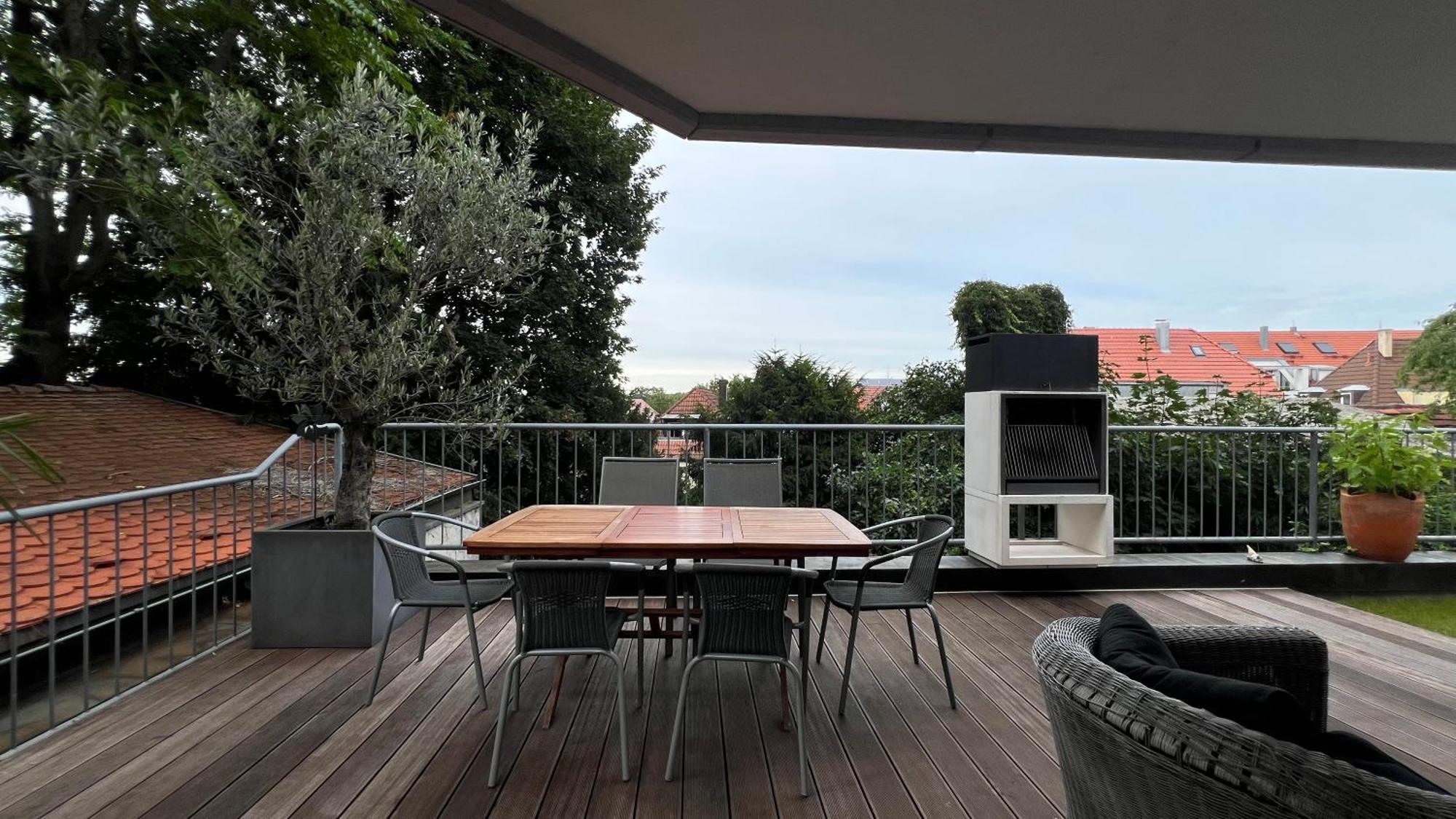 Ludwigshome Luxus - Zentral, Kostenloser Parkplatz, Terrasse Ludwigsburg Bagian luar foto