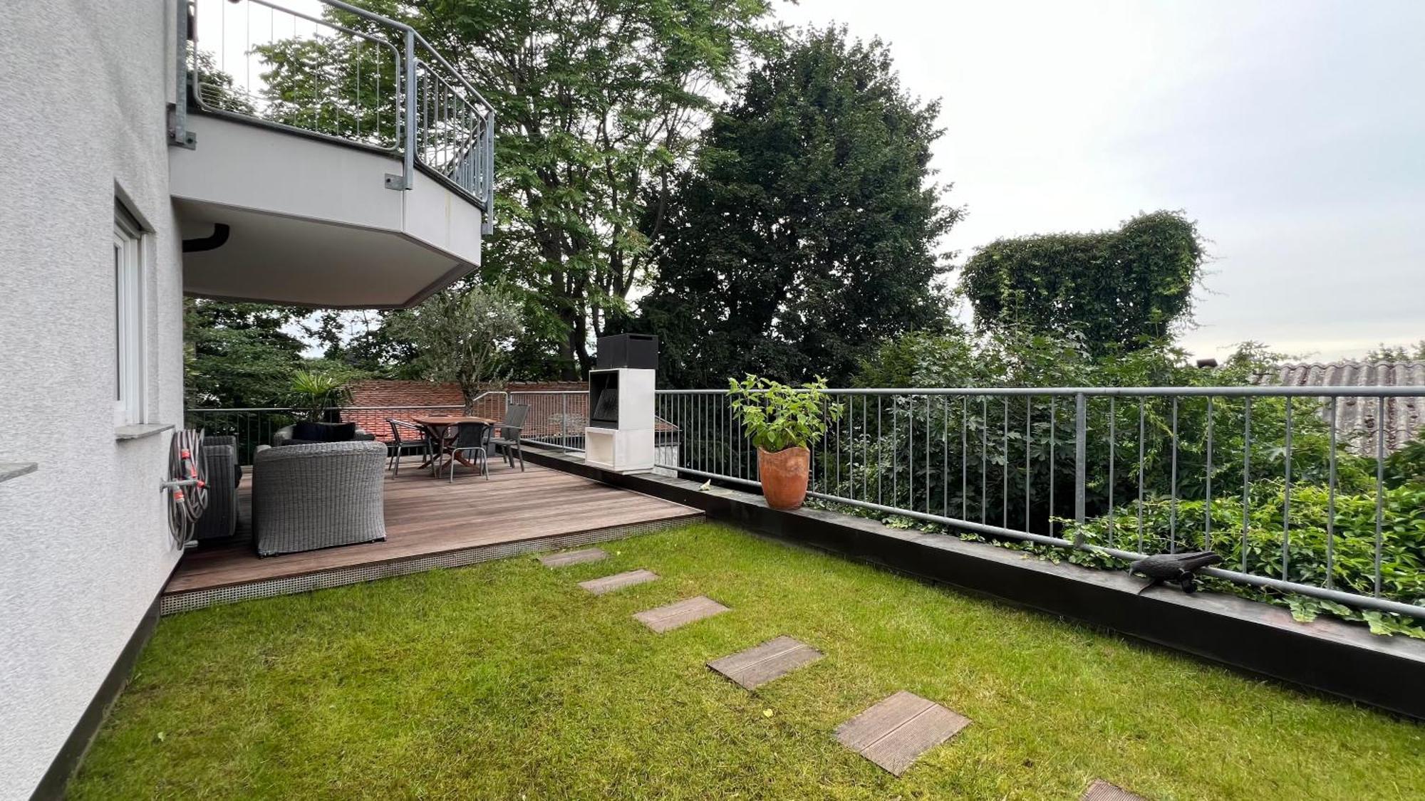 Ludwigshome Luxus - Zentral, Kostenloser Parkplatz, Terrasse Ludwigsburg Bagian luar foto